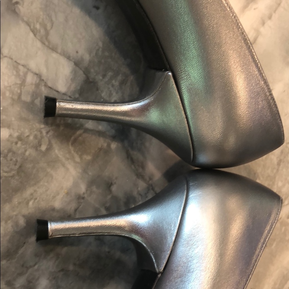 Stuart Weizmann Chantelle Silver Evening Shoes - image 6